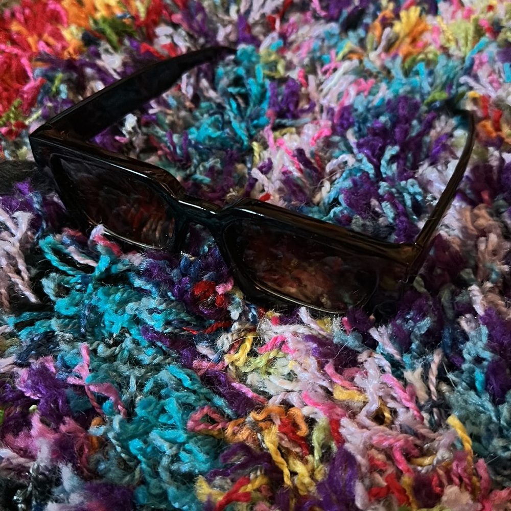 Amazon Sunglasses - Picture 2 of 2